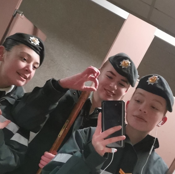 Meet your Posher, Samantha - Picture 1 of 2